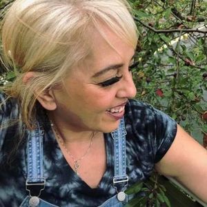 Meet your Posher, Joy